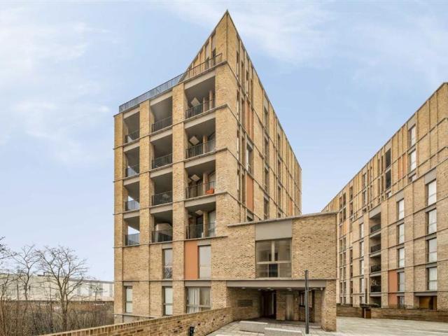 Flat for rent in Dollis Hill
