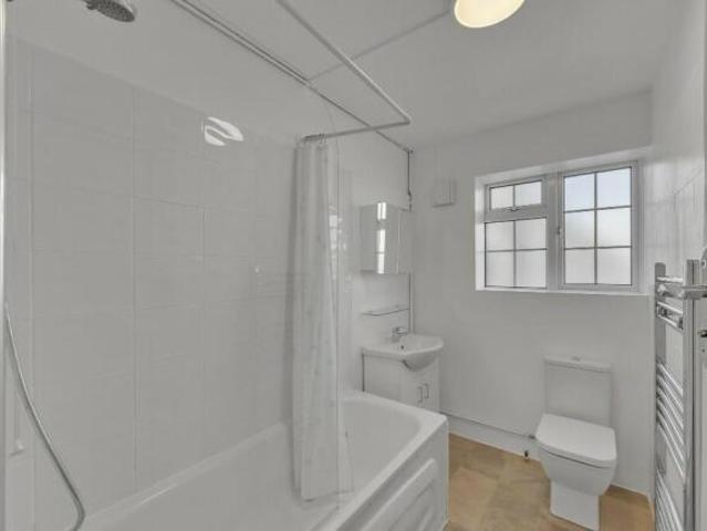 Flat for rent in Cat Hill