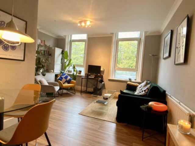 Flat for rent in Cat Hill, England