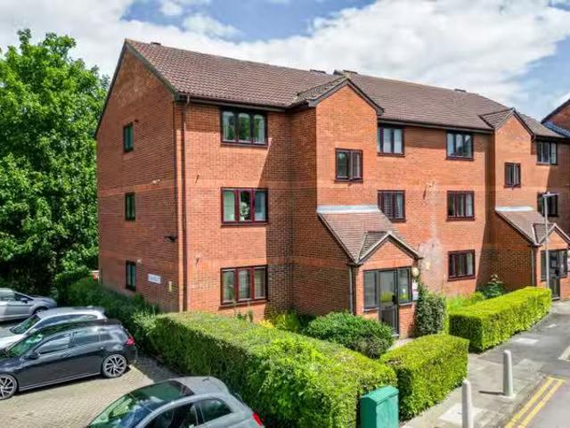 House for rent in Hall Park, Pouchen End