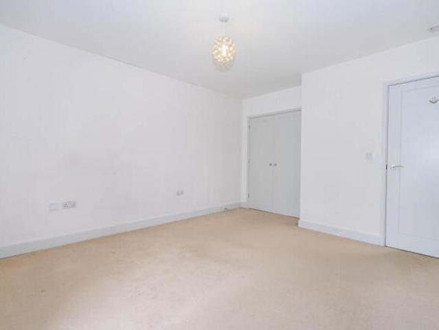 Flat for rent in Swindon