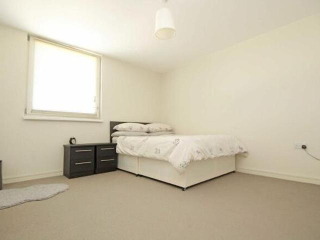 Flat for rent in St Margarets, Greater London