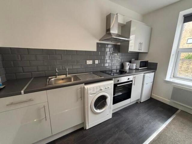 Flat for rent in Folly Hall, Kirklees