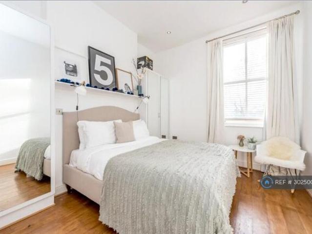Flat for rent in Cat Hill