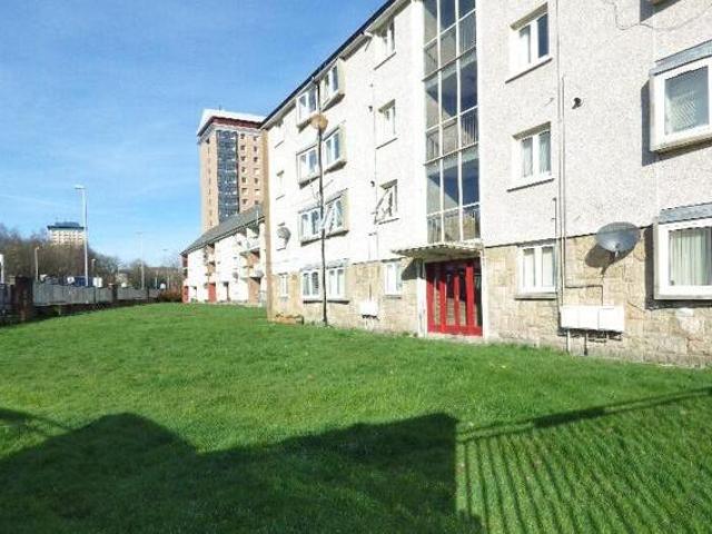 House for rent in Castlehead, Glenburn
