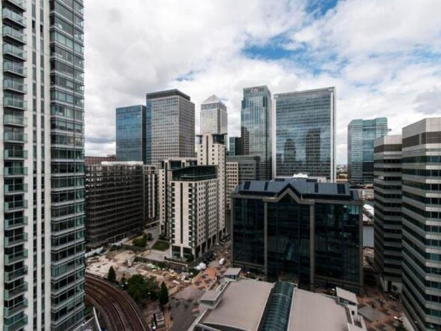 Flat for rent in Isle Of Dogs, Greater London