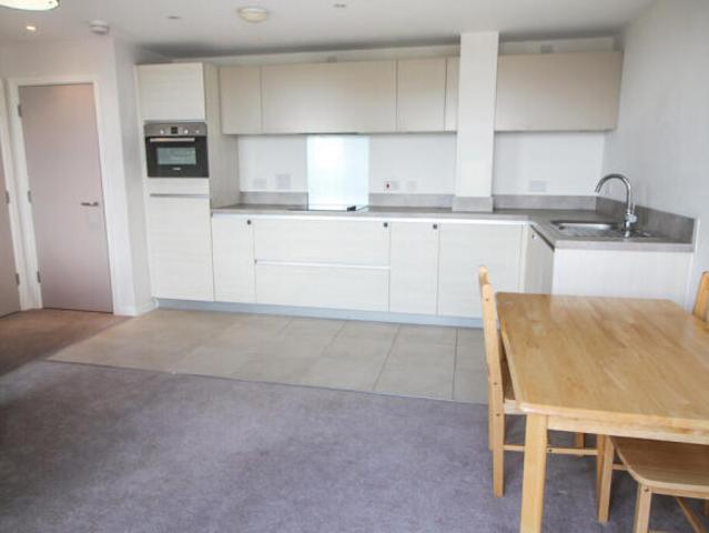 Flat for rent in Cat Hill, England