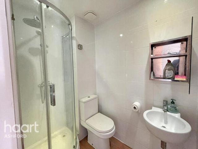 Flat for rent in Barracks, The Bridge