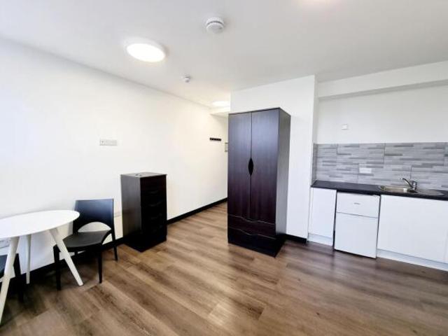 Flat for rent in Cat Hill