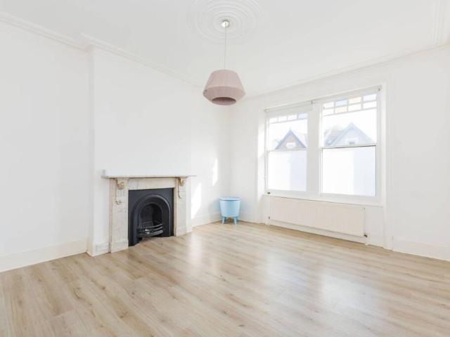 Flat for rent in Wood Green, Isle Of Man