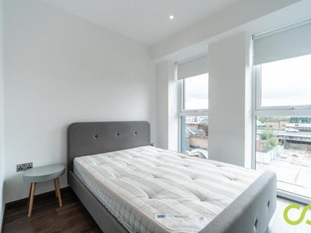 Flat for rent in Five Acres, Hertfordshire