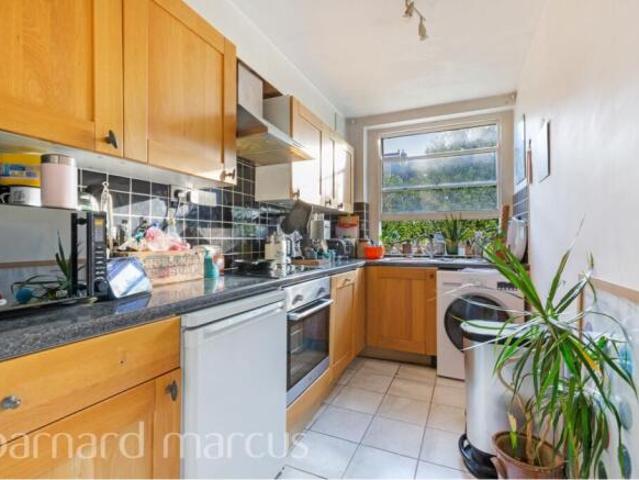 Flat for rent in The Wrythe, Greater London