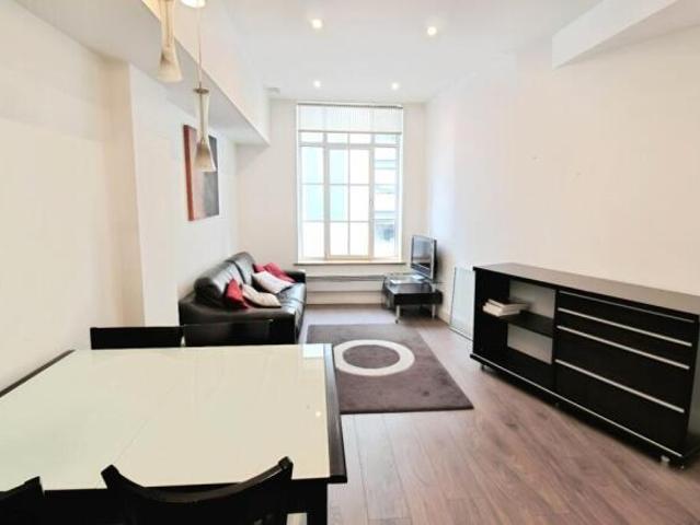 Flat for rent in Leeds, West Yorkshire
