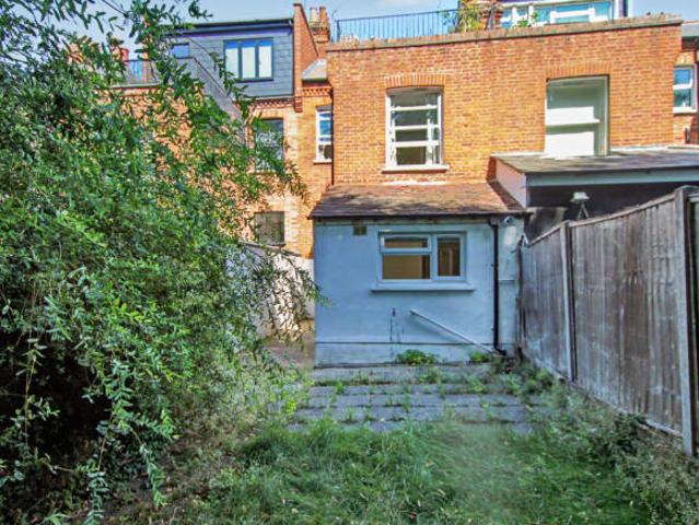 Flat for rent in Cat Hill