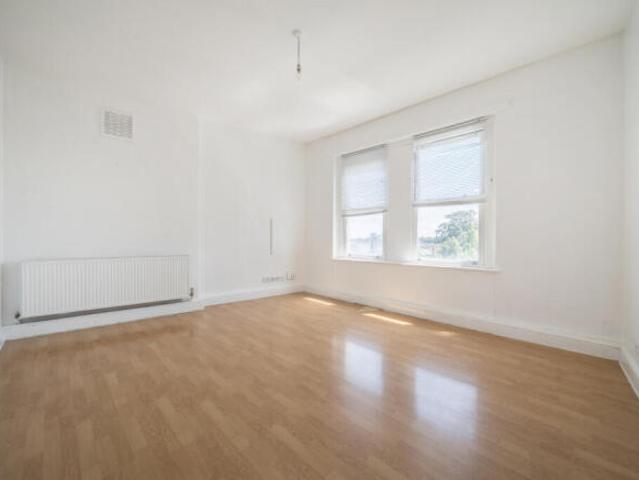Flat for rent in Penge, Greater London
