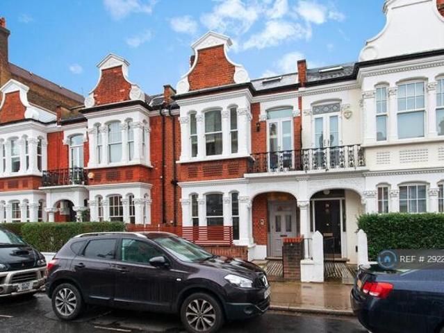 Flat for rent in Cat Hill