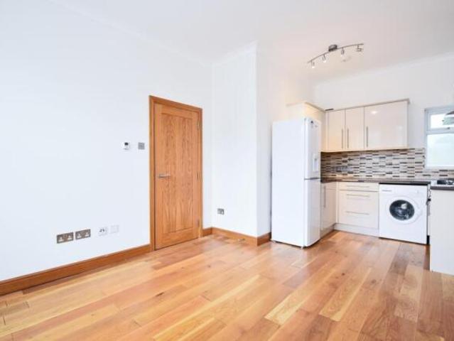 Flat for rent in Catford, Greater London