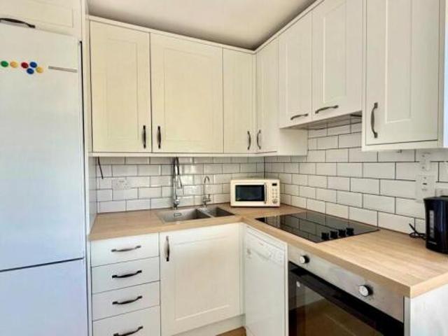 Flat for rent in Kenton, Greater London