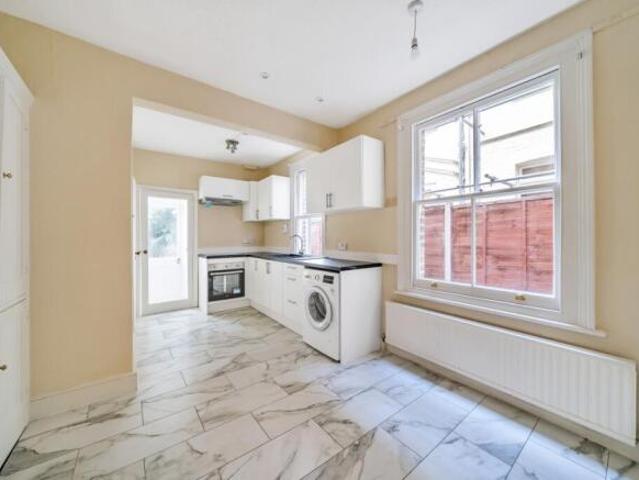 Flat for rent in Cat Hill
