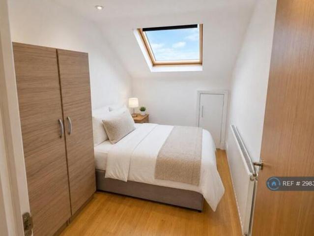 Flat for rent in Cat Hill