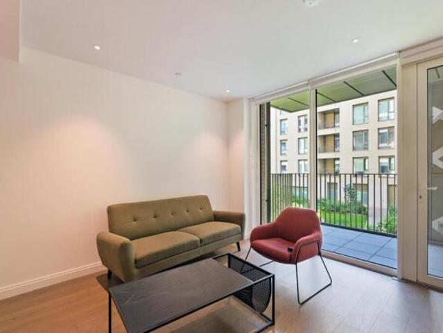 Flat for rent in Cat Hill, England