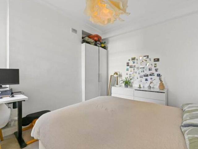 Flat for rent in Cat Hill