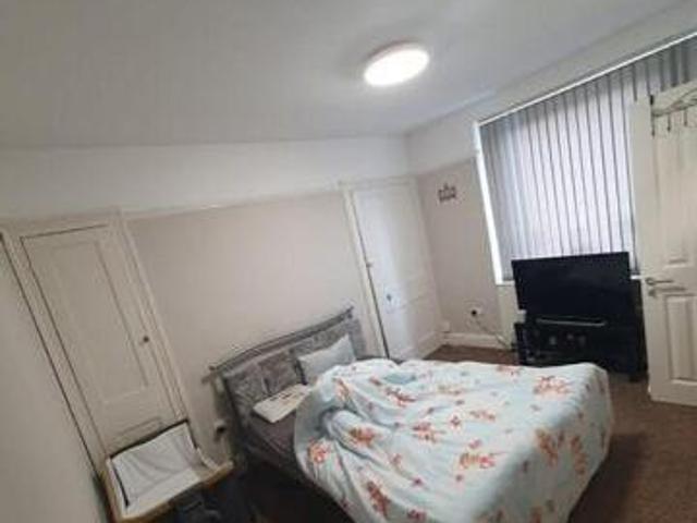 House for rent in Follaton, Strode