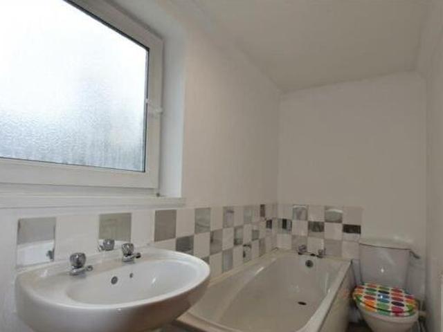 House for rent in Follaton, Strode