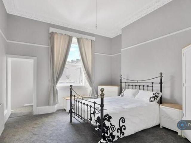 House for rent in Follaton, Strode