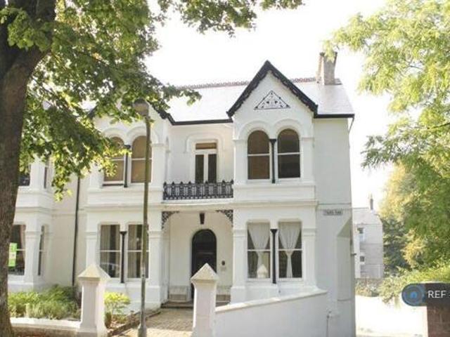 House for rent in Follaton, Strode