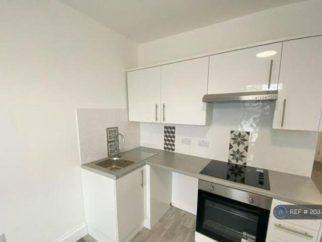 House for rent in Follaton, Strode