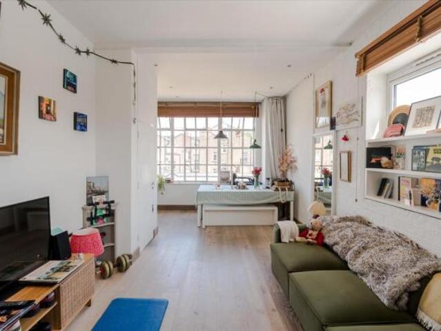 Flat for rent in Cat Hill