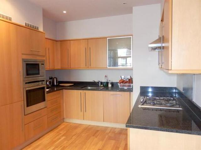 Flat for rent in Brentford End, Greater London