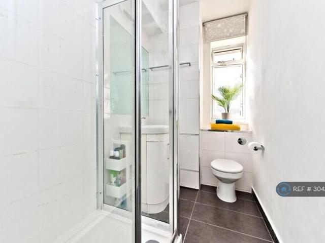 Flat for rent in Cat Hill