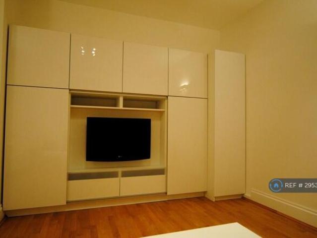 Flat for rent in Cat Hill