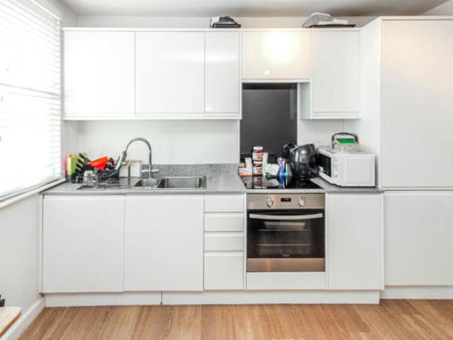 Flat for rent in Five Acres, Hertfordshire