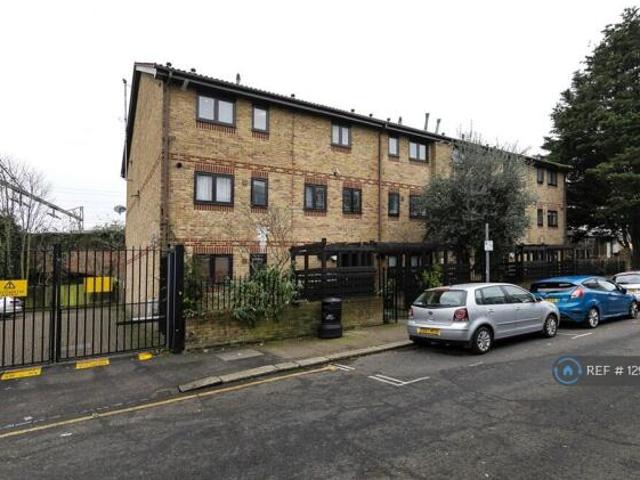 Flat for rent in Cat Hill