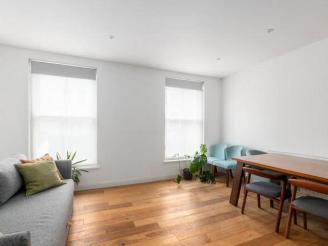 Flat for rent in Cat Hill