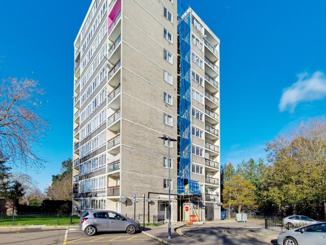 Apartment for rent in Charlton, Greater London