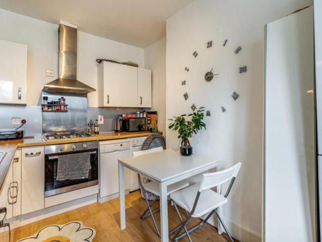 Flat for rent in Cat Hill