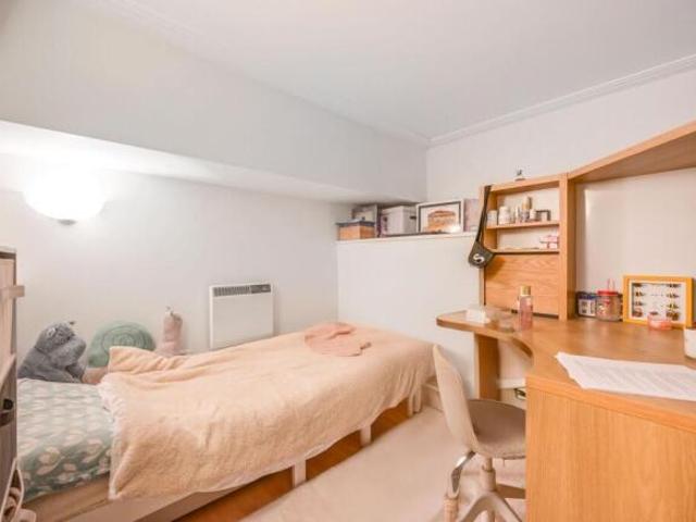 Flat for rent in Aldgate, Lyons