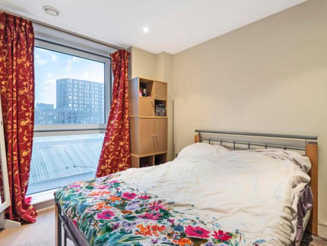 Flat for rent in Cat Hill, England