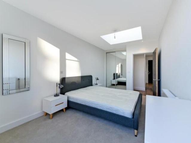 Flat for rent in Cat Hill