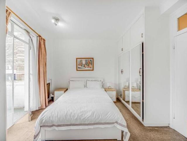 Flat for rent in Cat Hill