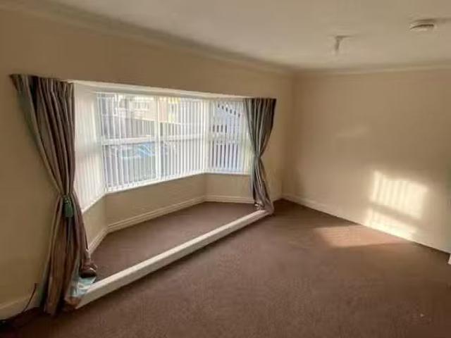 House for rent in Bare