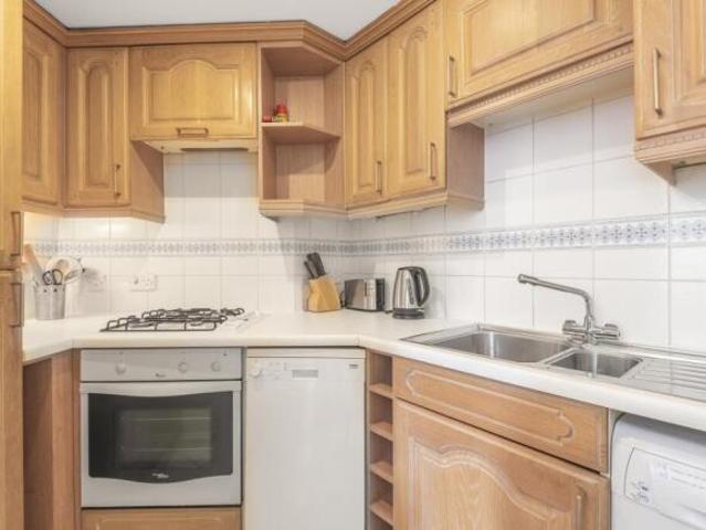 Flat for rent in Cat Hill