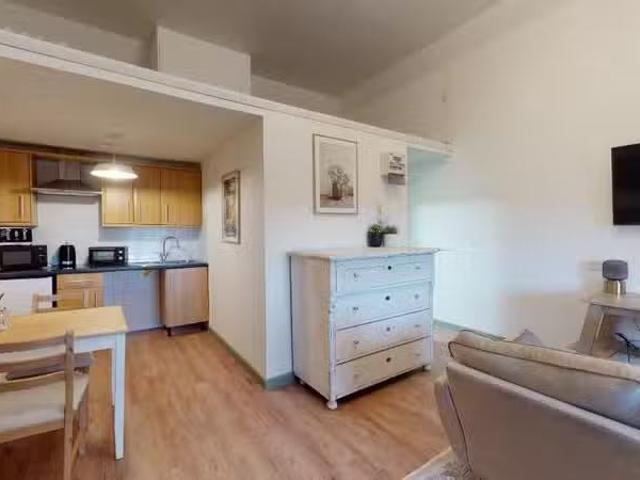 House for rent in Calderstones