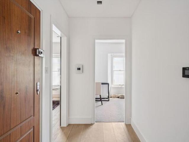 Flat for rent in Cat Hill