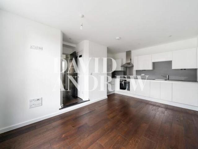 Flat for rent in Cat Hill, England