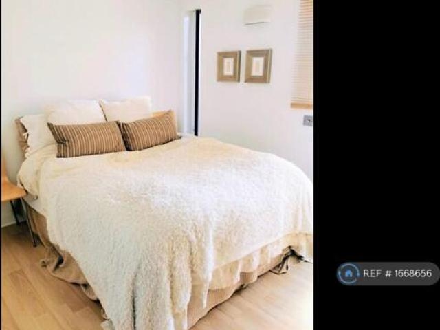 Flat for rent in Cat Hill